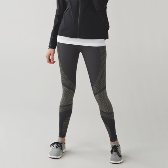 Lululemon about that base tight - Picture 1 of 6